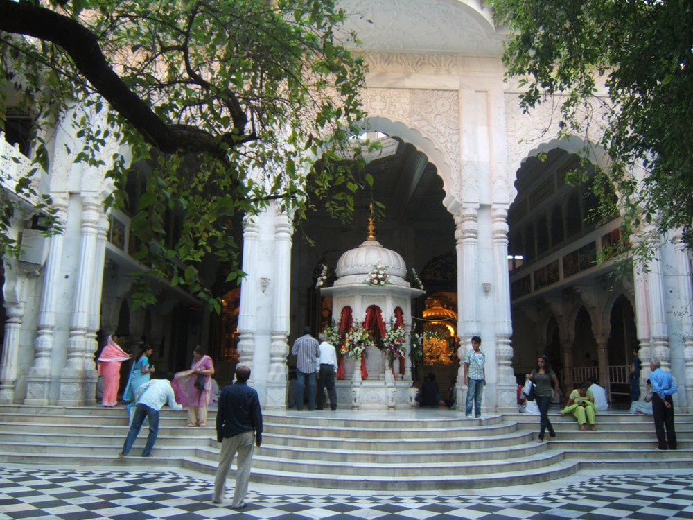 Warrant against ISKCON Mumbai and Office Bearers